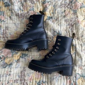 Black Dr. Martens Leona